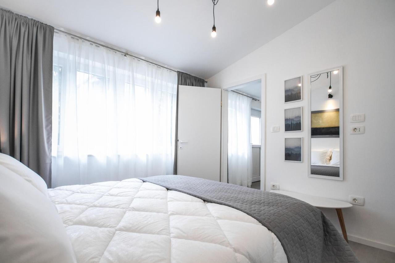 Apartment Denis ロヴィニ エクステリア 写真